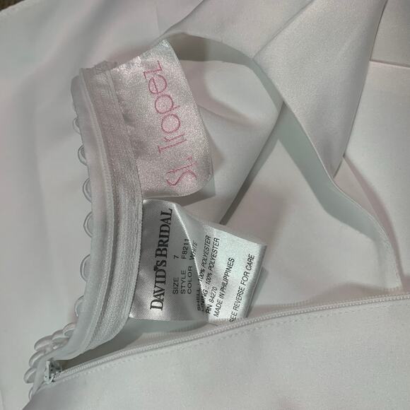 David’s Bridal Flower Girl/ Jr Bridesmaid Dress with Veil - Picture 12 of 14